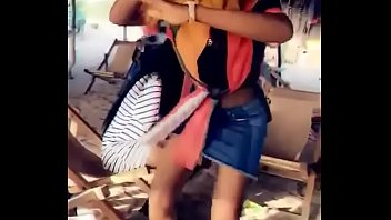 Nigeria girls showing there sexy dance moves