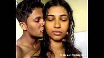 Indian babe gives a hot blowjob