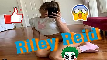 Las mejores escenas de sexo de Riley Reid aqui: 